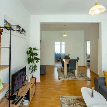 Spacious On Vitosha Boulevard София